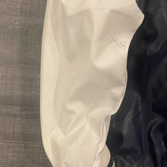 Vintage Chrysler Bomber Jacket with a Cropped Fit - Picture 5 of 7